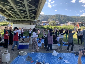 恒例の花笠音頭　勝手に身体が動き出す山形県人